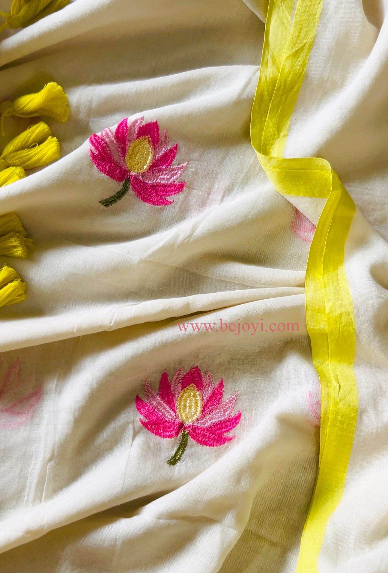 Blush Lotus Bloom Handcrafted Saree 12 36