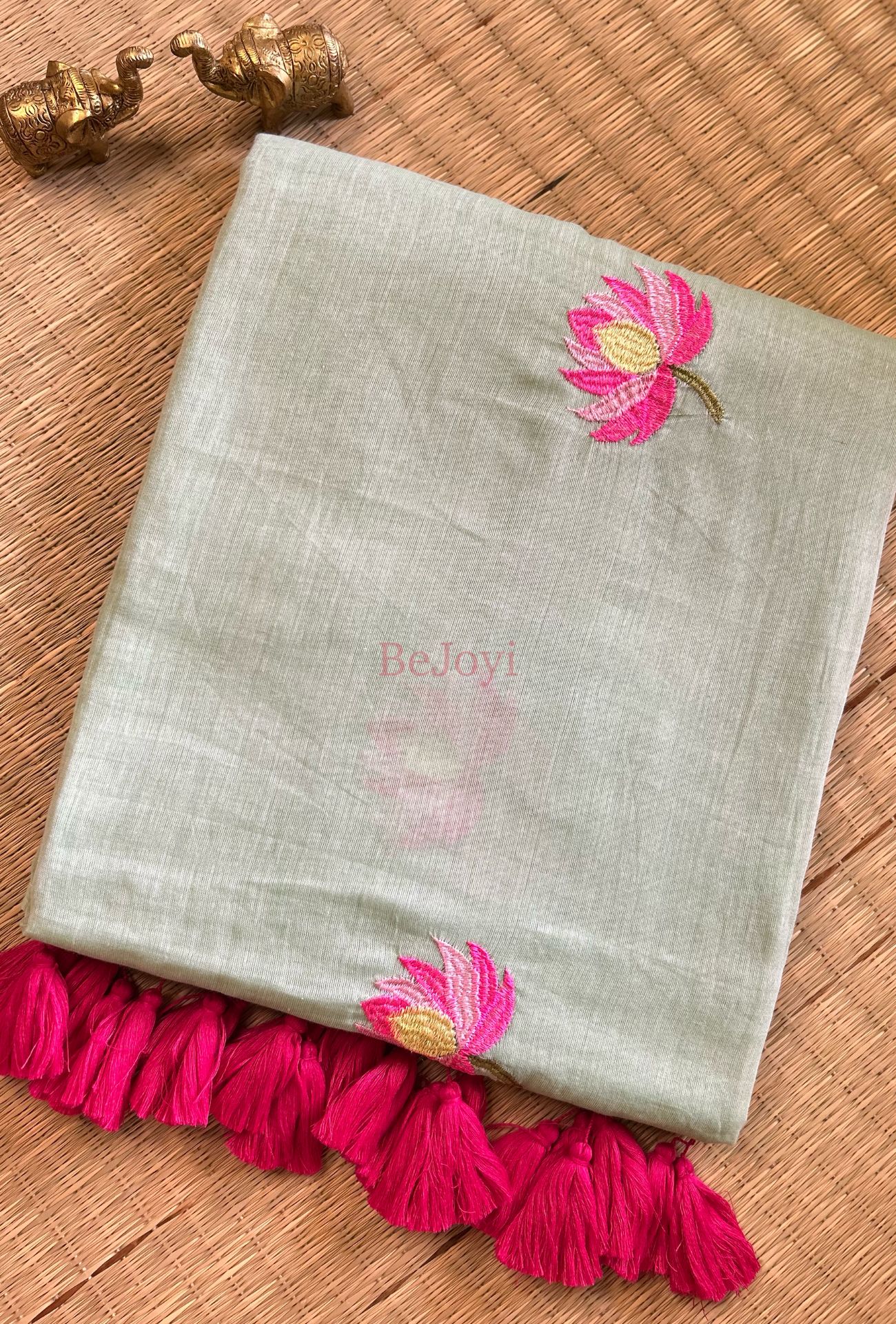 Blush Lotus Bloom Handcrafted Saree 29 23