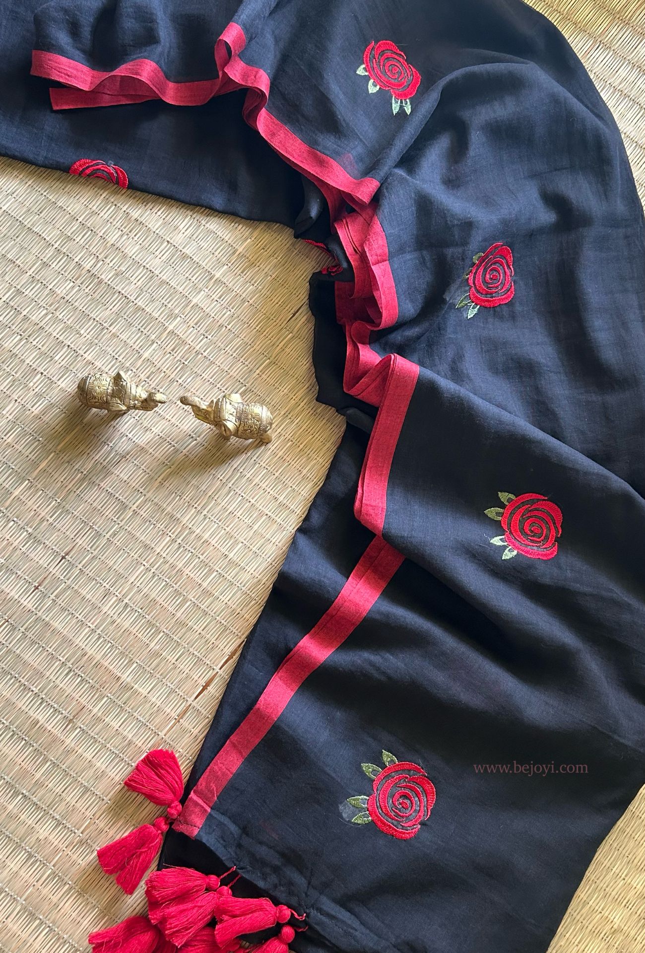 Blush Lotus Bloom Handcrafted Saree 22 27