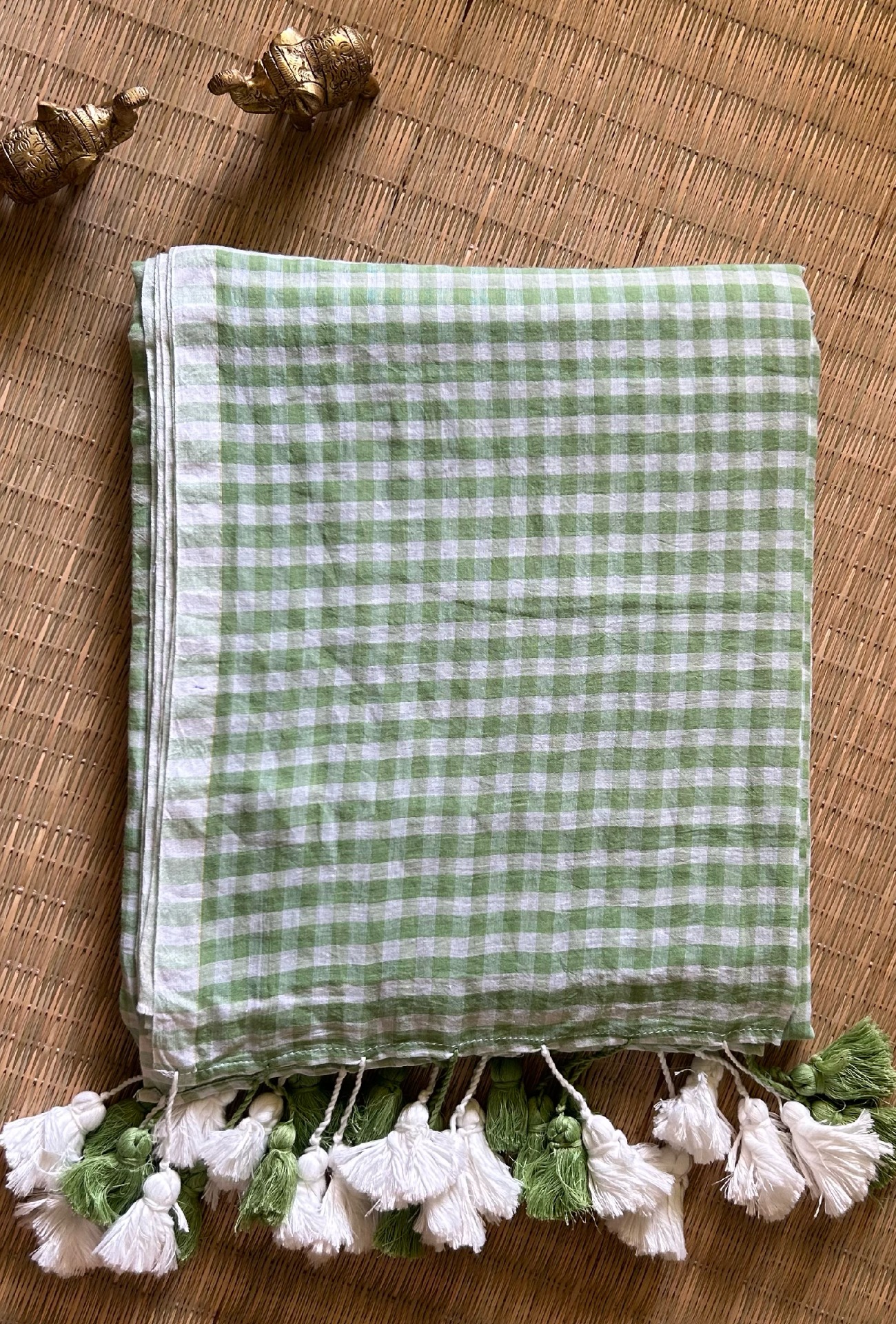 Meadow Breeze Checked Summer Saree thumb image